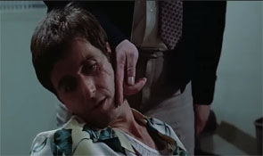L'interrogatoire de Tony Montana à l'immigration