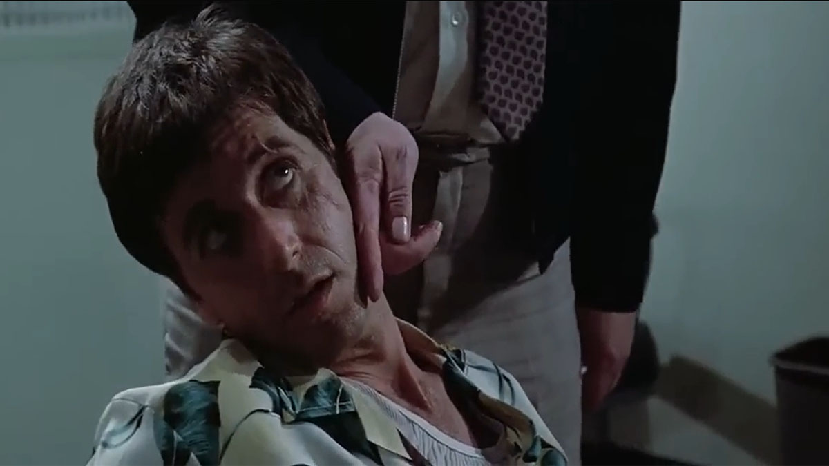 L'interrogatoire de Tony Montana à l'immigration